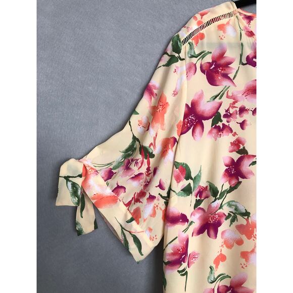 Investments Floral Top Women's 2X Woven V-neck 3/4 Tie Sleeves Yellow NEW - Picture 3 of 7